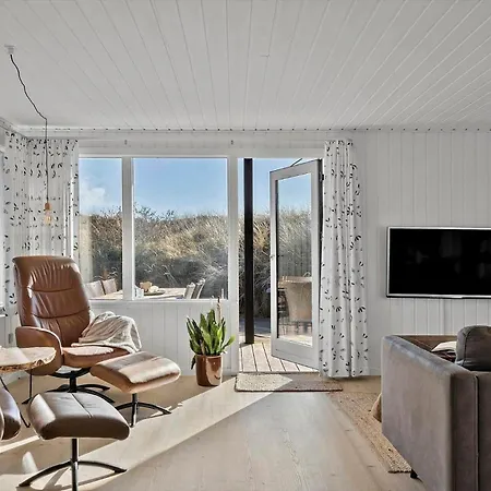6643-hvide-sande-arvidvej-338 * Bjerregård